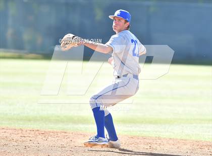 Thumbnail 2 in Santa Margarita vs. Servite photogallery.