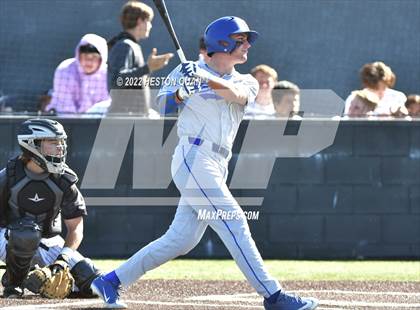 Thumbnail 3 in Santa Margarita vs. Servite photogallery.