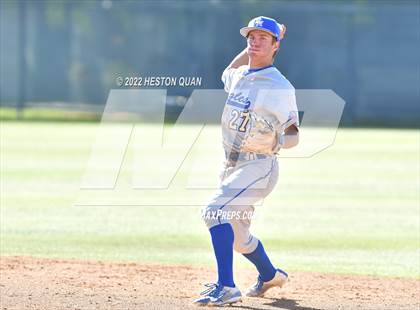 Thumbnail 1 in Santa Margarita vs. Servite photogallery.