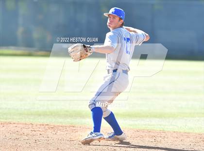 Thumbnail 3 in Santa Margarita vs. Servite photogallery.