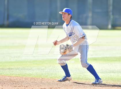 Thumbnail 2 in Santa Margarita vs. Servite photogallery.