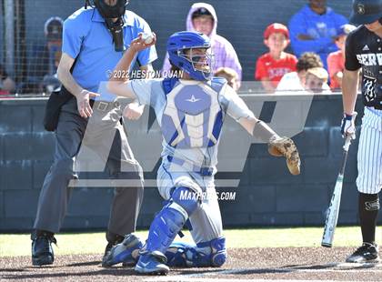 Thumbnail 3 in Santa Margarita vs. Servite photogallery.