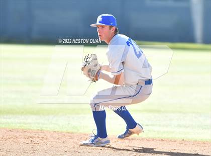 Thumbnail 3 in Santa Margarita vs. Servite photogallery.