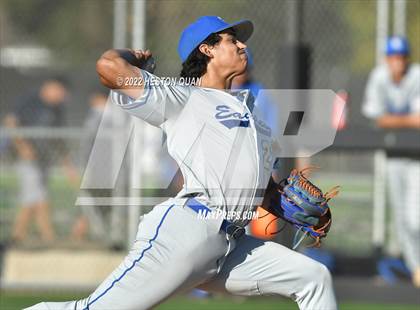 Thumbnail 2 in Santa Margarita vs. Servite photogallery.
