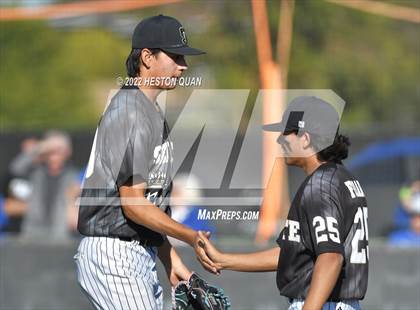 Thumbnail 3 in Santa Margarita vs. Servite photogallery.