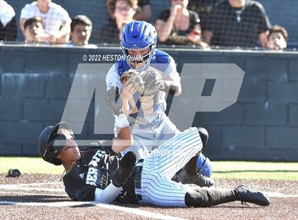 Thumbnail 2 in Santa Margarita vs. Servite photogallery.