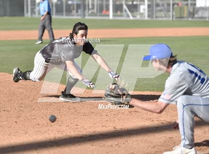 Thumbnail 3 in Santa Margarita vs. Servite photogallery.