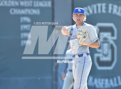 Thumbnail 3 in Santa Margarita vs. Servite photogallery.