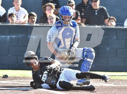 Thumbnail 3 in Santa Margarita vs. Servite photogallery.