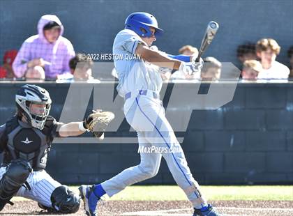 Thumbnail 3 in Santa Margarita vs. Servite photogallery.
