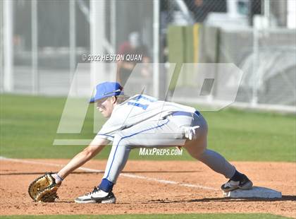 Thumbnail 2 in Santa Margarita vs. Servite photogallery.