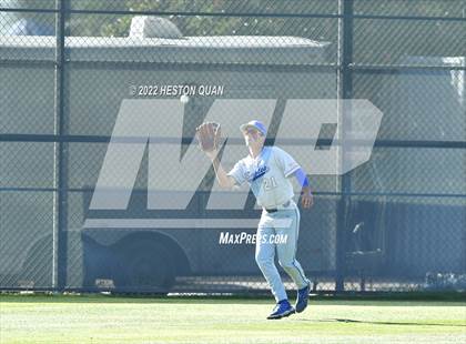 Thumbnail 2 in Santa Margarita vs. Servite photogallery.