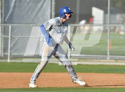 Thumbnail 3 in Santa Margarita vs. Servite photogallery.