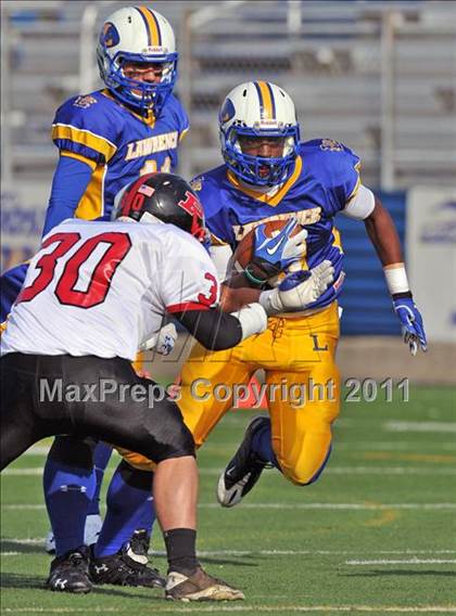 Thumbnail 3 in Lawrence vs. Plainedge (Section 8 Class III Final) photogallery.