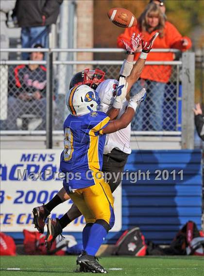 Thumbnail 2 in Lawrence vs. Plainedge (Section 8 Class III Final) photogallery.