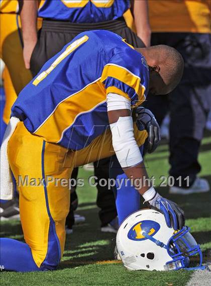 Thumbnail 2 in Lawrence vs. Plainedge (Section 8 Class III Final) photogallery.