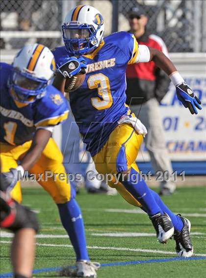 Thumbnail 3 in Lawrence vs. Plainedge (Section 8 Class III Final) photogallery.