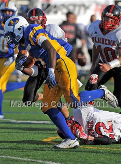 Thumbnail 2 in Lawrence vs. Plainedge (Section 8 Class III Final) photogallery.