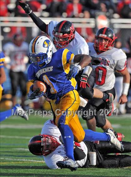 Thumbnail 3 in Lawrence vs. Plainedge (Section 8 Class III Final) photogallery.