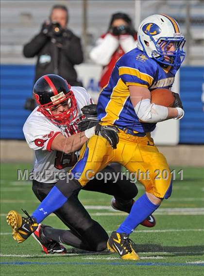 Thumbnail 3 in Lawrence vs. Plainedge (Section 8 Class III Final) photogallery.