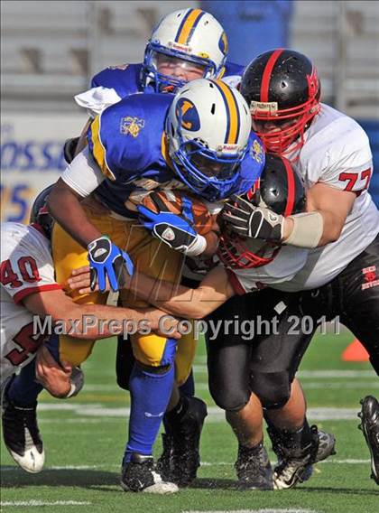 Thumbnail 3 in Lawrence vs. Plainedge (Section 8 Class III Final) photogallery.