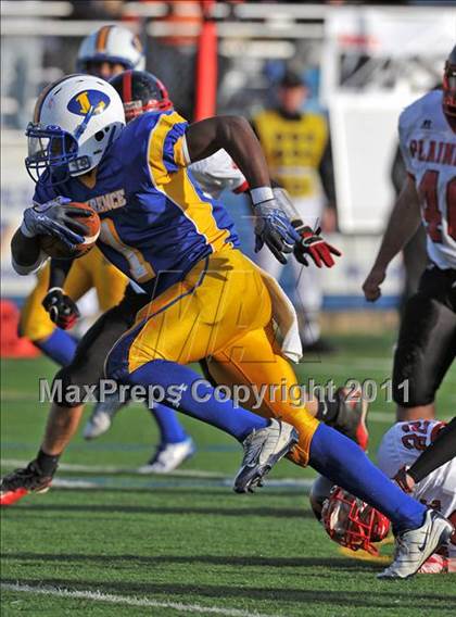 Thumbnail 3 in Lawrence vs. Plainedge (Section 8 Class III Final) photogallery.
