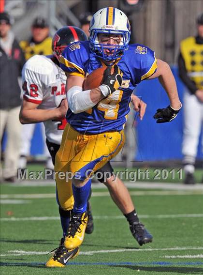 Thumbnail 2 in Lawrence vs. Plainedge (Section 8 Class III Final) photogallery.
