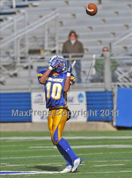 Thumbnail 2 in Lawrence vs. Plainedge (Section 8 Class III Final) photogallery.