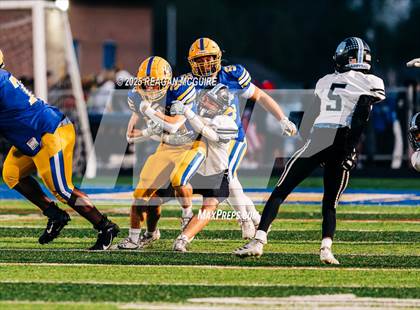 Thumbnail 3 in Hilliard Darby @ Olentangy photogallery.