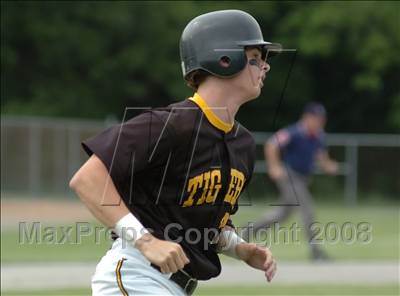 Thumbnail 1 in Ludlowe vs. Hand (CIAC Class L Semifinal) photogallery.