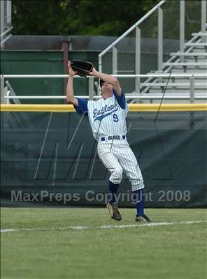 Thumbnail 2 in Ludlowe vs. Hand (CIAC Class L Semifinal) photogallery.