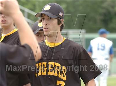 Thumbnail 2 in Ludlowe vs. Hand (CIAC Class L Semifinal) photogallery.