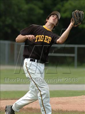 Thumbnail 1 in Ludlowe vs. Hand (CIAC Class L Semifinal) photogallery.