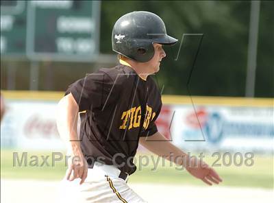 Thumbnail 2 in Ludlowe vs. Hand (CIAC Class L Semifinal) photogallery.