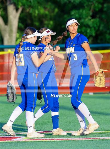 Thumbnail 3 in Oaks Christian vs Agoura photogallery.