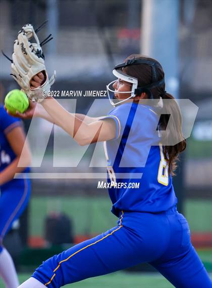 Thumbnail 2 in Oaks Christian vs Agoura photogallery.