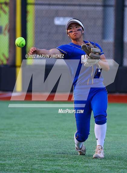 Thumbnail 2 in Oaks Christian vs Agoura photogallery.