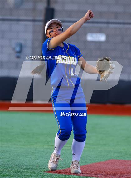 Thumbnail 2 in Oaks Christian vs Agoura photogallery.