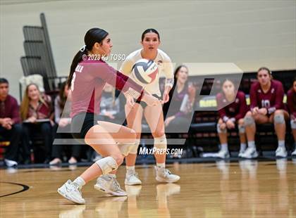 Thumbnail 2 in Floresville vs. Wimberley (UIL 4A Regional Semi-Final) photogallery.