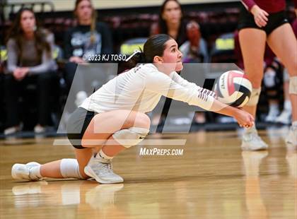 Thumbnail 3 in Floresville vs. Wimberley (UIL 4A Regional Semi-Final) photogallery.