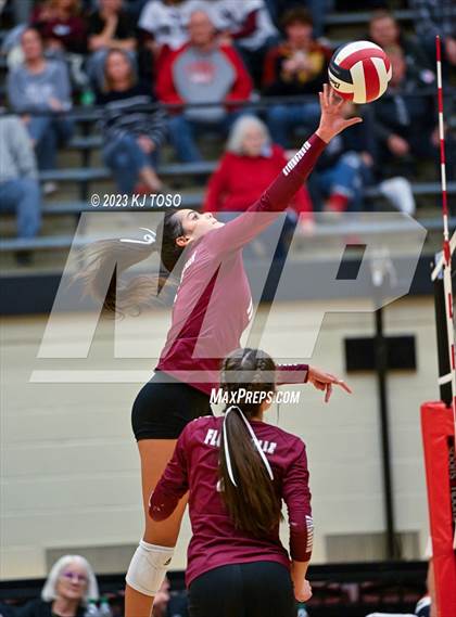 Thumbnail 1 in Floresville vs. Wimberley (UIL 4A Regional Semi-Final) photogallery.