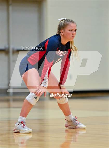 Thumbnail 3 in Floresville vs. Wimberley (UIL 4A Regional Semi-Final) photogallery.