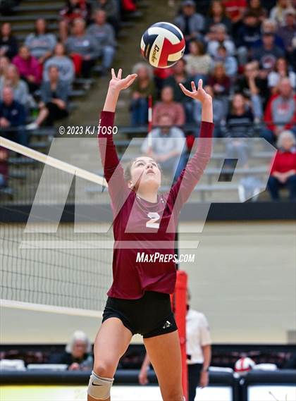 Thumbnail 2 in Floresville vs. Wimberley (UIL 4A Regional Semi-Final) photogallery.
