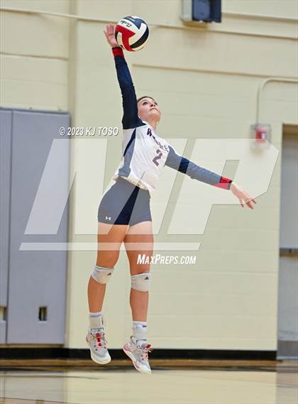 Thumbnail 3 in Floresville vs. Wimberley (UIL 4A Regional Semi-Final) photogallery.