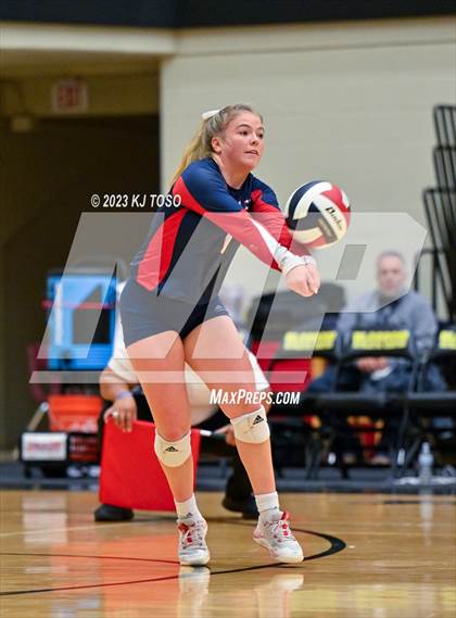 Thumbnail 3 in Floresville vs. Wimberley (UIL 4A Regional Semi-Final) photogallery.