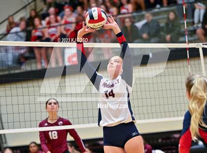 Thumbnail 2 in Floresville vs. Wimberley (UIL 4A Regional Semi-Final) photogallery.