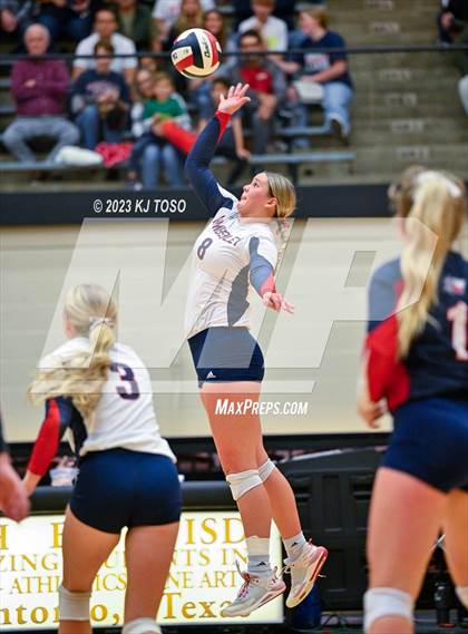 Thumbnail 3 in Floresville vs. Wimberley (UIL 4A Regional Semi-Final) photogallery.