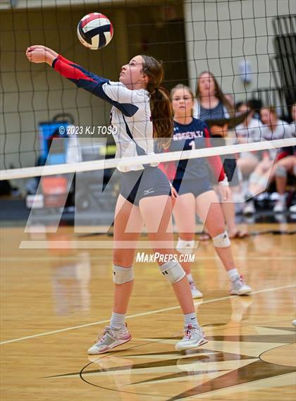 Thumbnail 1 in Floresville vs. Wimberley (UIL 4A Regional Semi-Final) photogallery.