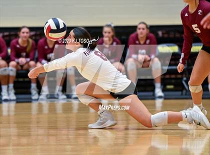 Thumbnail 1 in Floresville vs. Wimberley (UIL 4A Regional Semi-Final) photogallery.