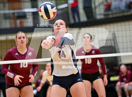 Thumbnail 3 in Floresville vs. Wimberley (UIL 4A Regional Semi-Final) photogallery.